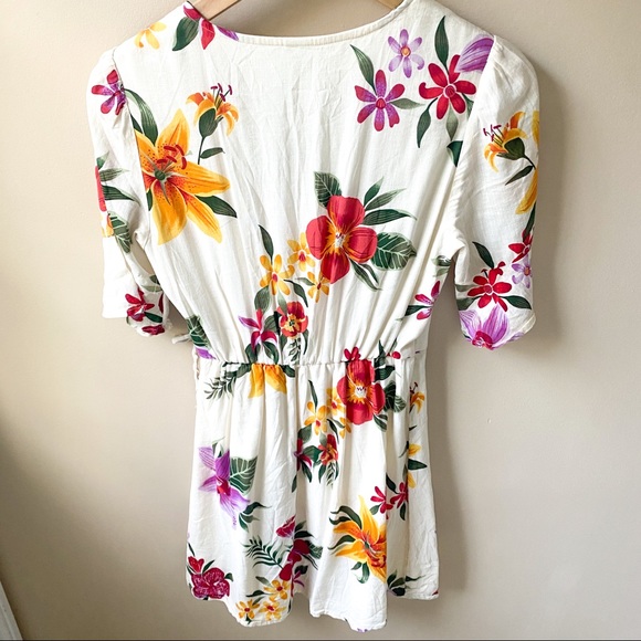 NWOT Off White Vacation Floral Short Sleeve Wrap Mini Dress - Picture 7 of 7